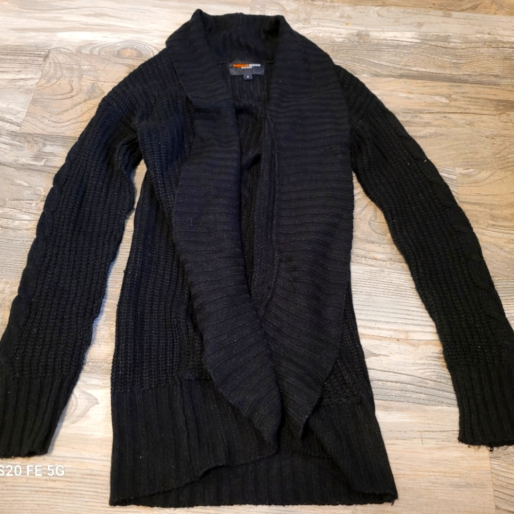 Ambiance Apparel sweater size small